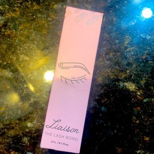 Liaison lash bond